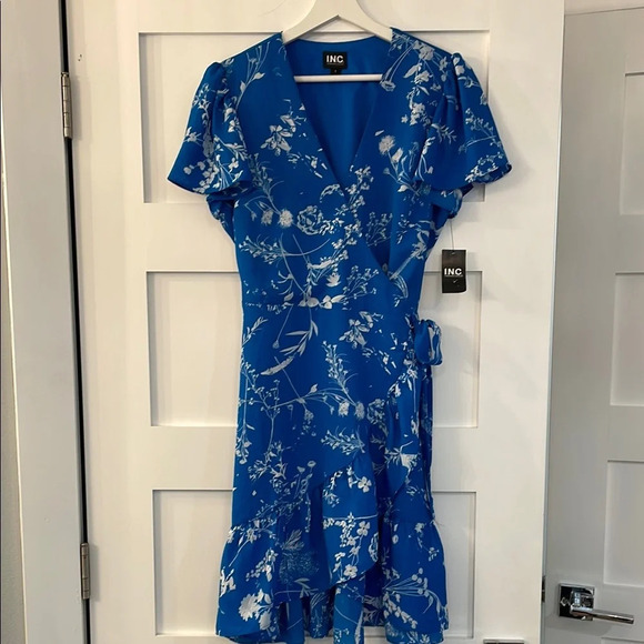 INC International Concepts Dresses & Skirts - NWT INC International Concepts Blue Floral Spring Ruffle Wrap Dress Small